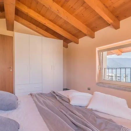 Casa Del Tiglio Varenna